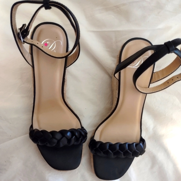 Ladies platforms - Picture 1 of 4